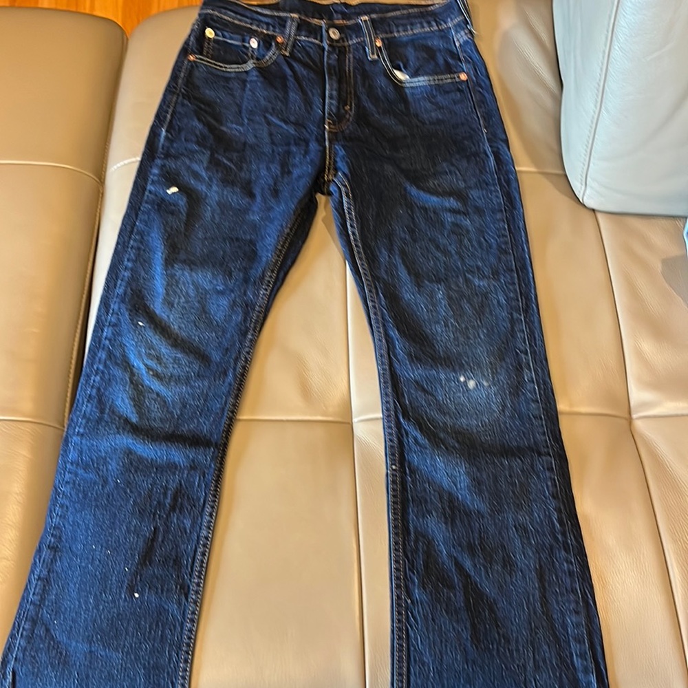 Used has some paint stains and it doesn’t fit